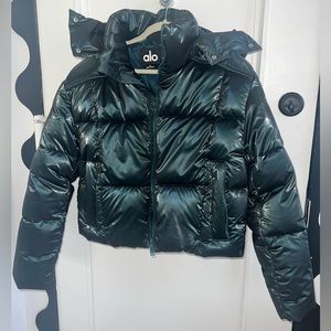 ALO Yoga Shiny Dark Green Pearlised Puffer Jacket